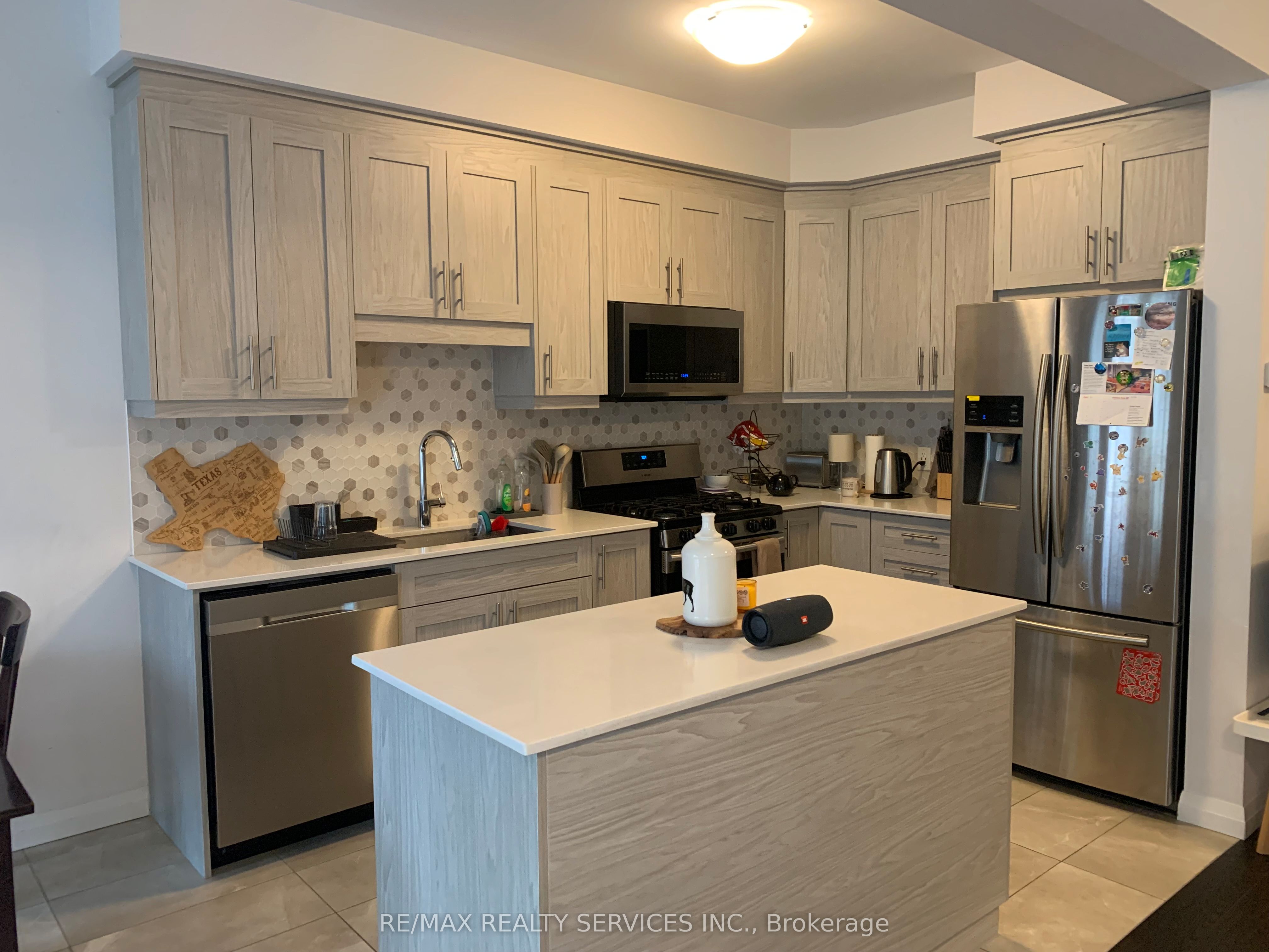 6 Shay Lane, Ancaster 3