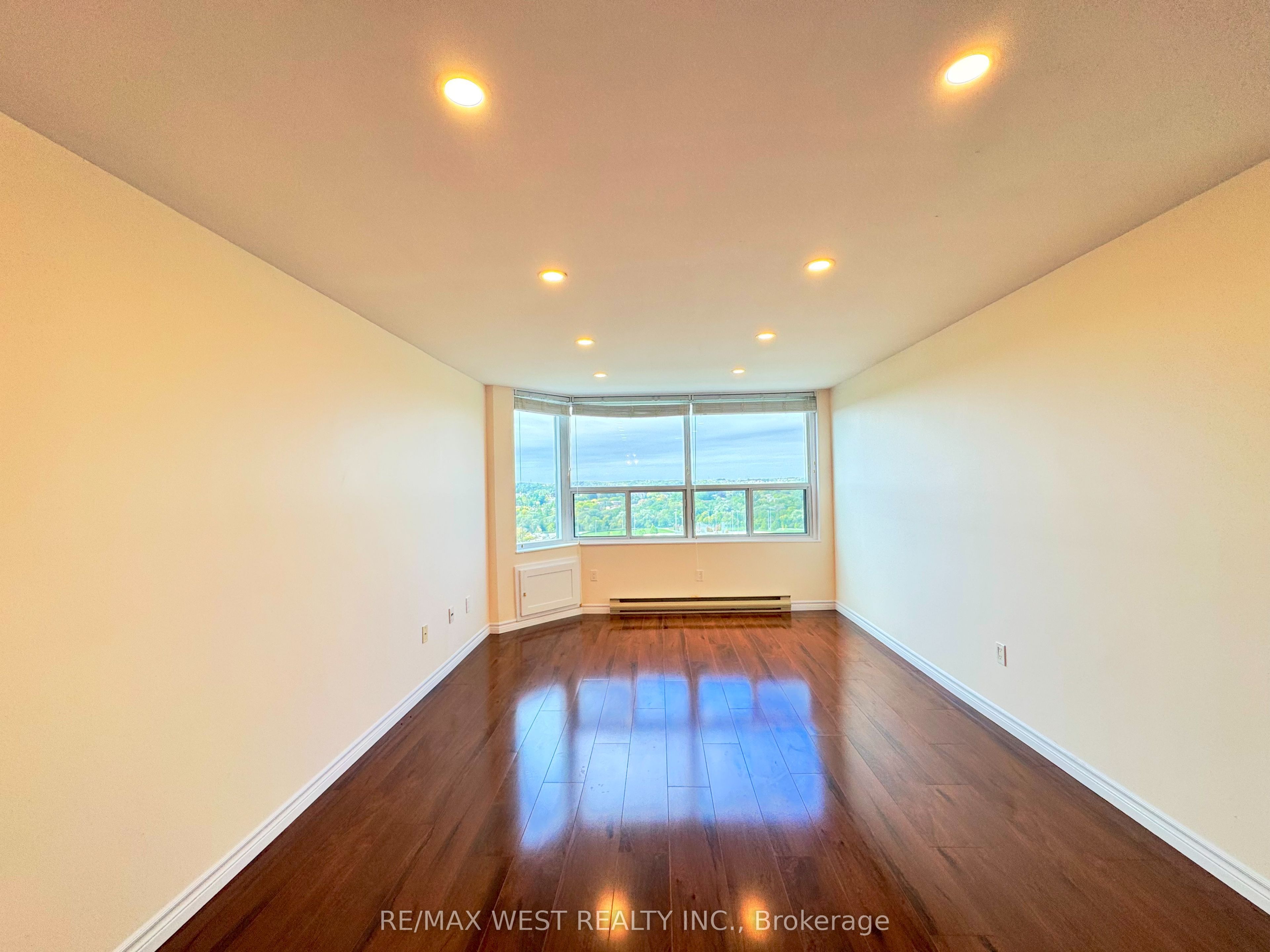 Unit 1506 - 55 Green Valley Drive, Kitchener 4
