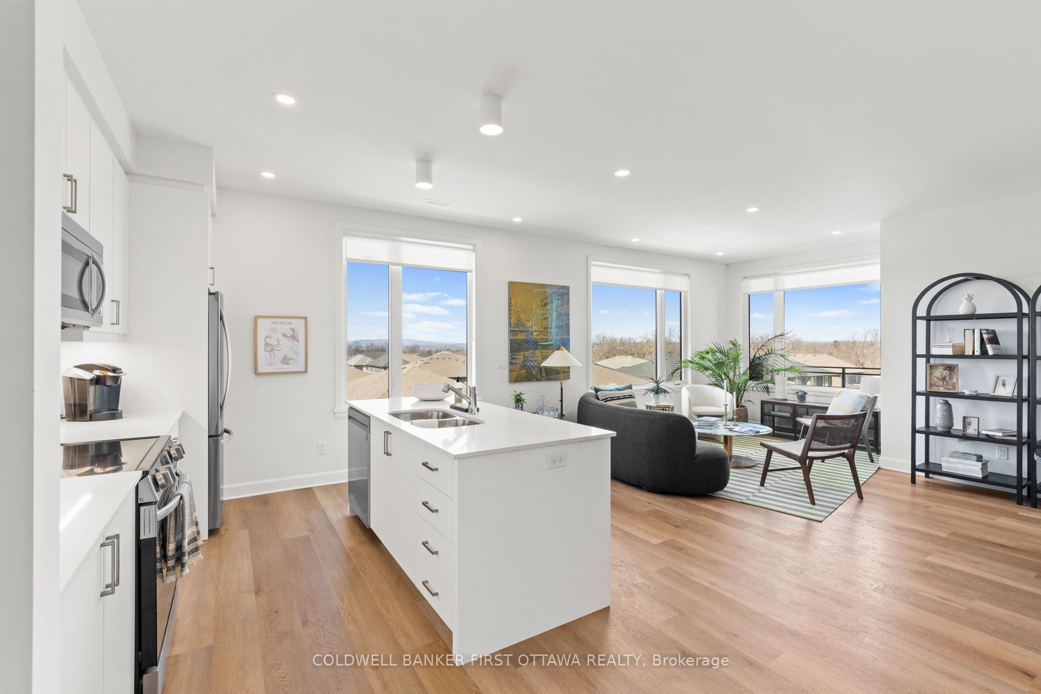 Unit 201 - 520 PIMIWIDON Street, Ottawa 4