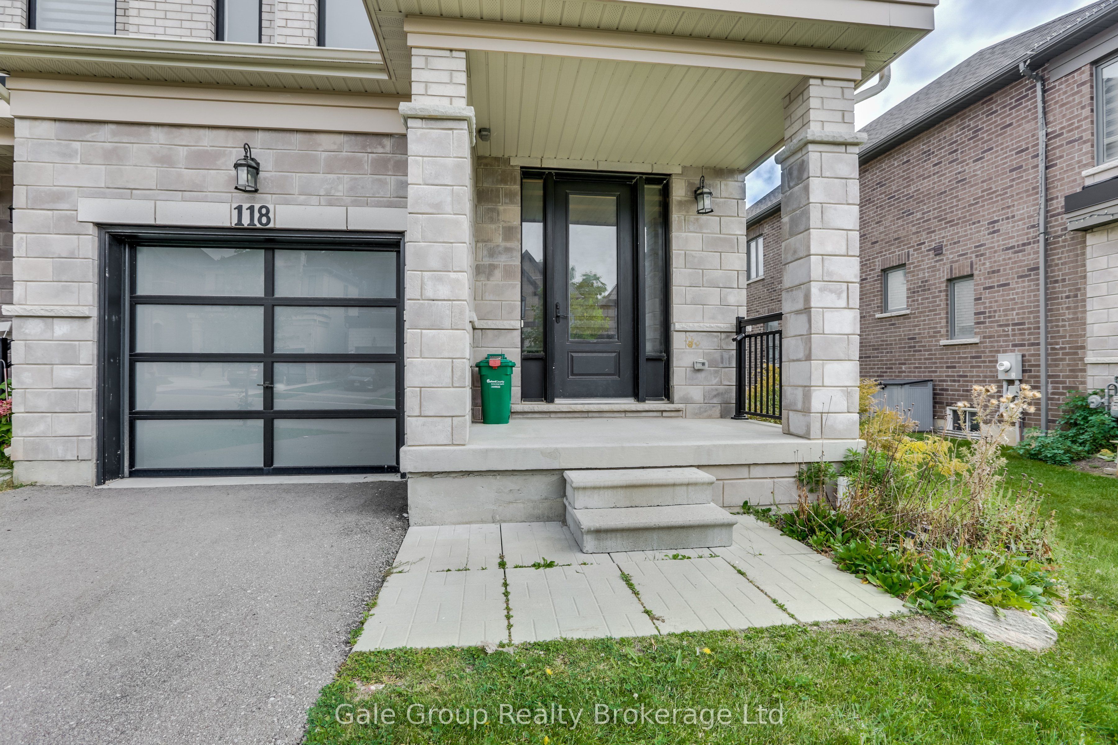 118 Huntingford Trail W, Woodstock 3