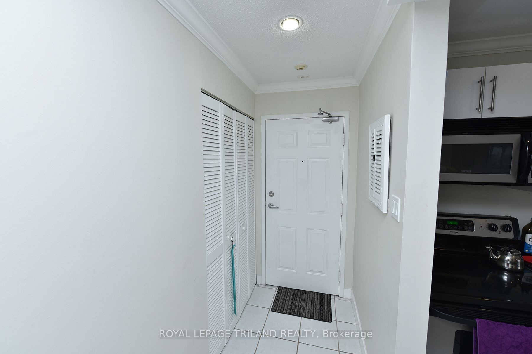 Unit 605 - 75 HUXLEY Street, London 4