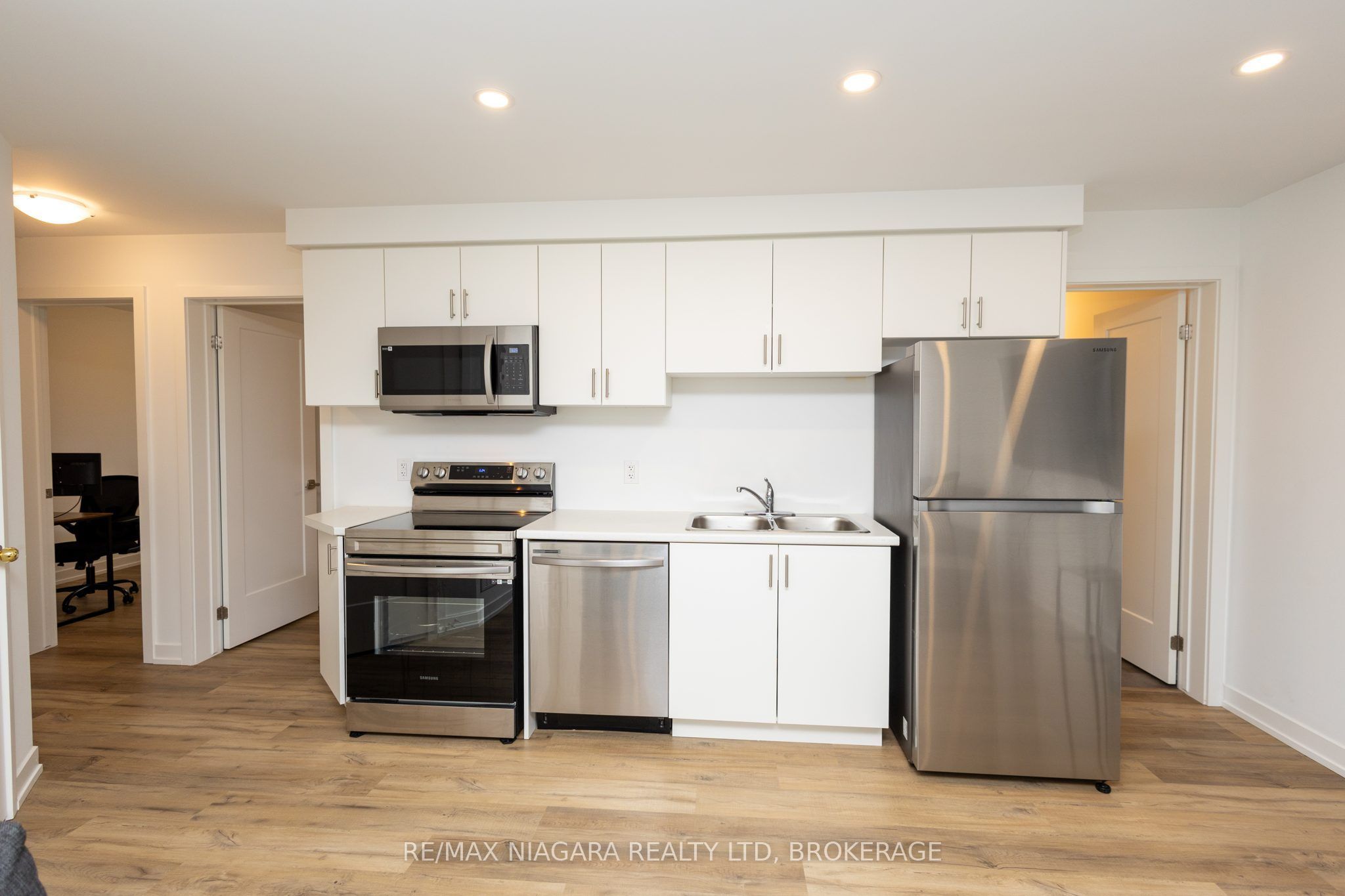 4263 Fourth Avenue, Niagara Falls 4