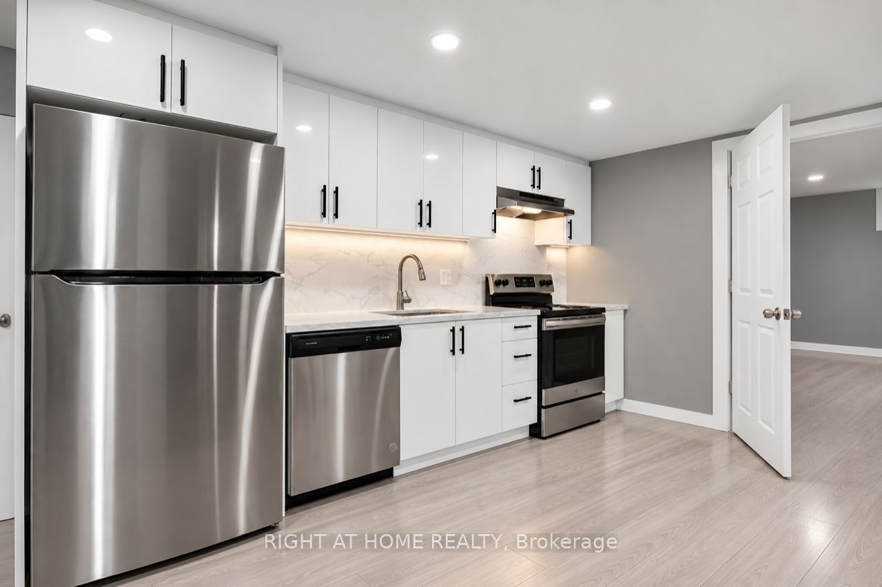 Unit Basement - 200 Renfro Crescent, London 4