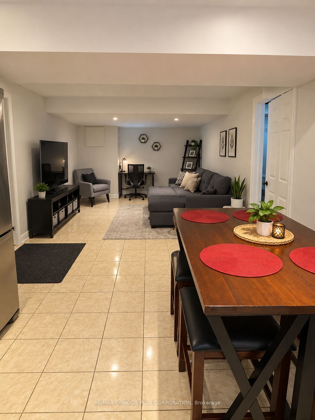 Unit 1B - 6070 Dunn Street W, Niagara Falls 2