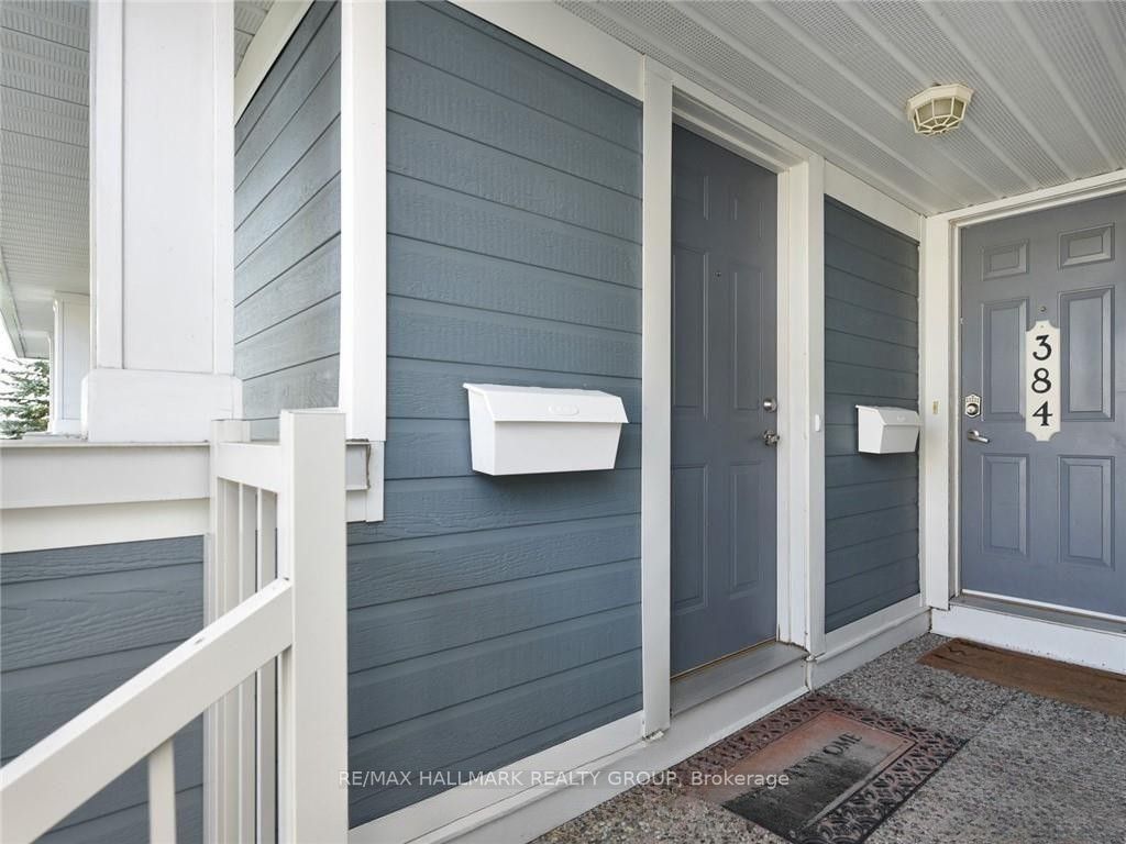 386 Crownridge Drive, Kanata 2