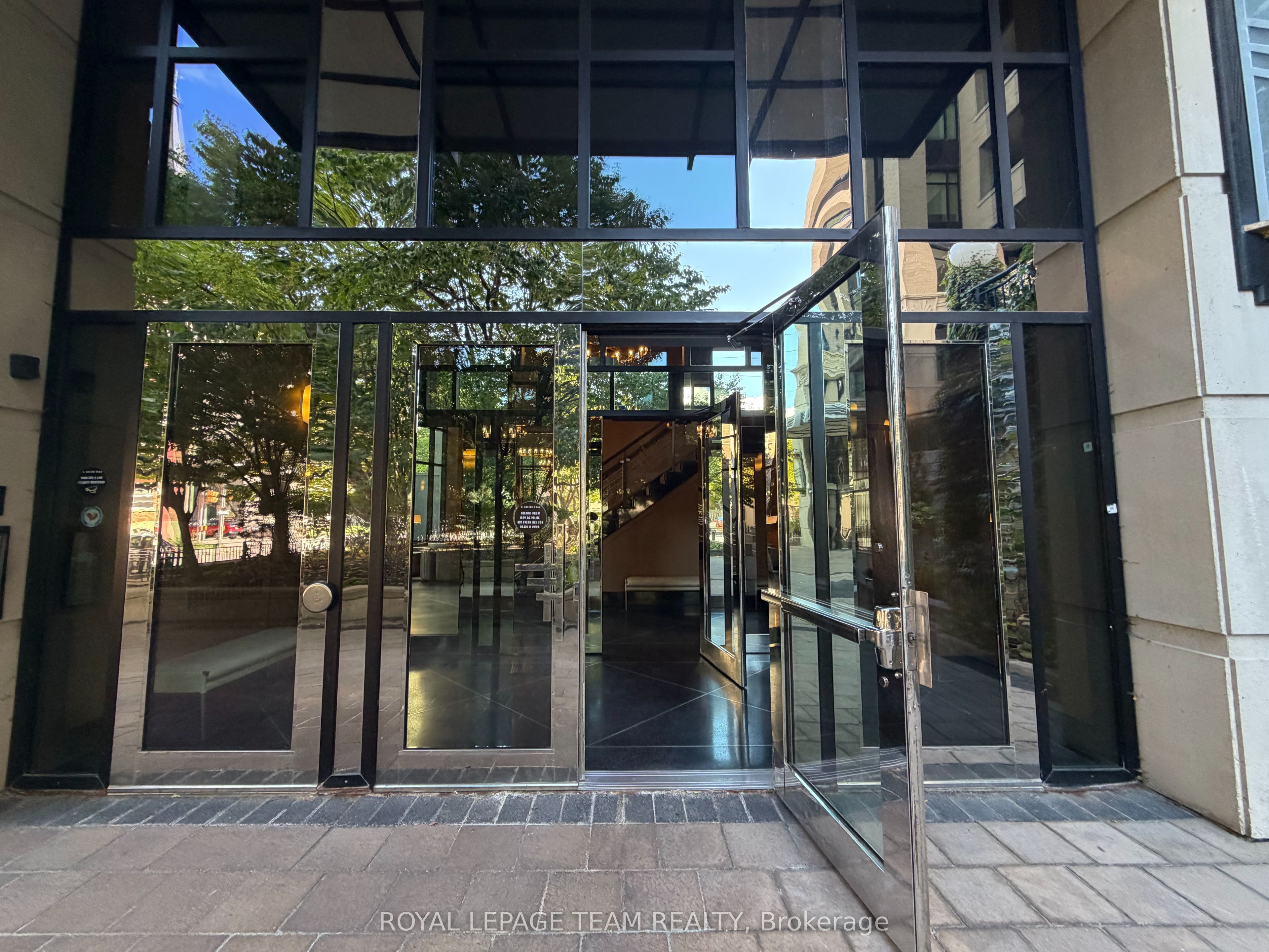 Unit 911 - 235 Kent Street, Ottawa 3