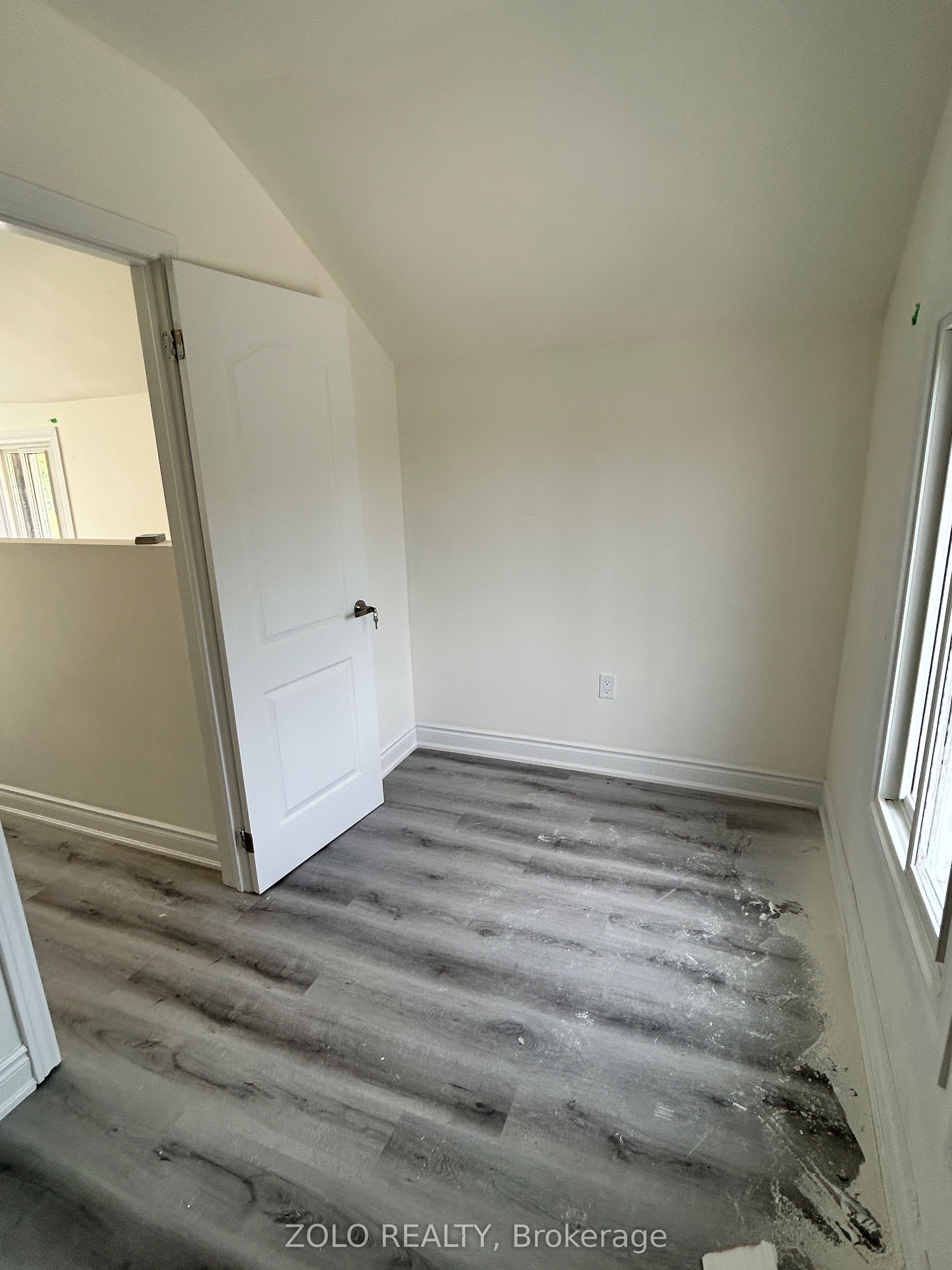 Unit 2 - 4299 Second Avenue, Niagara Falls 5