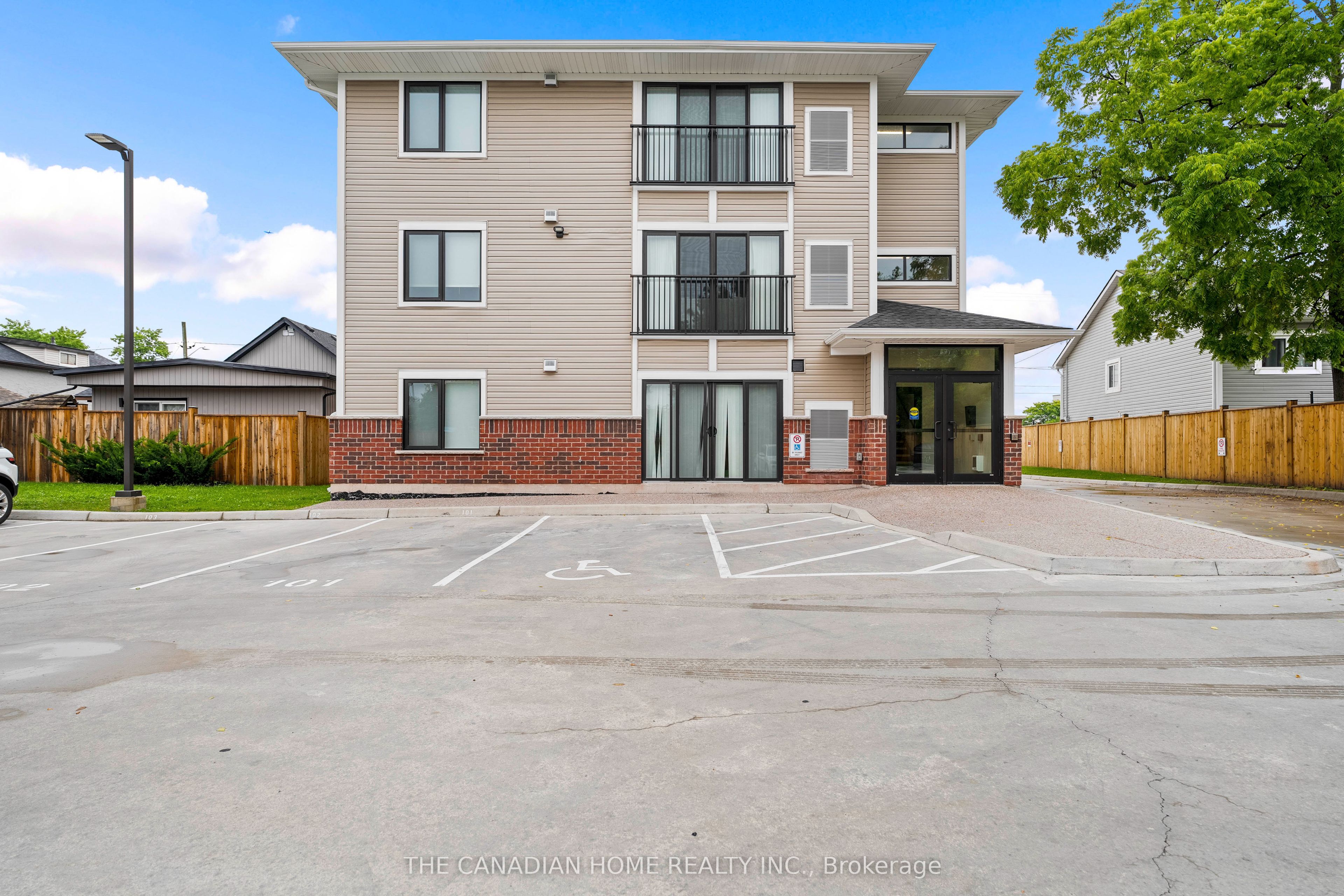 Unit 103 - 63 Vine Street S, St. Catharines 3