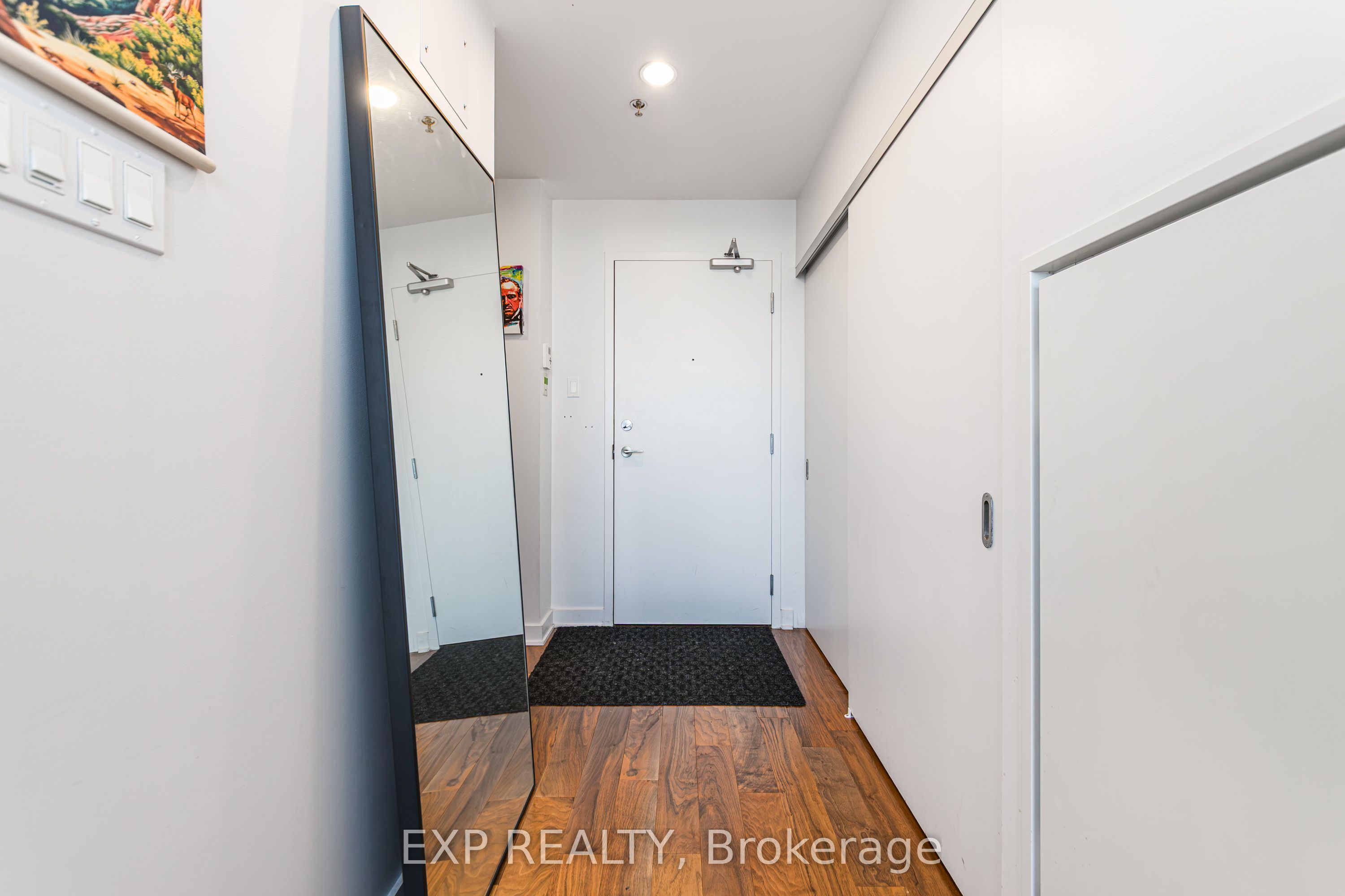 Unit 907 - 360 Mcleod Street, Ottawa 3