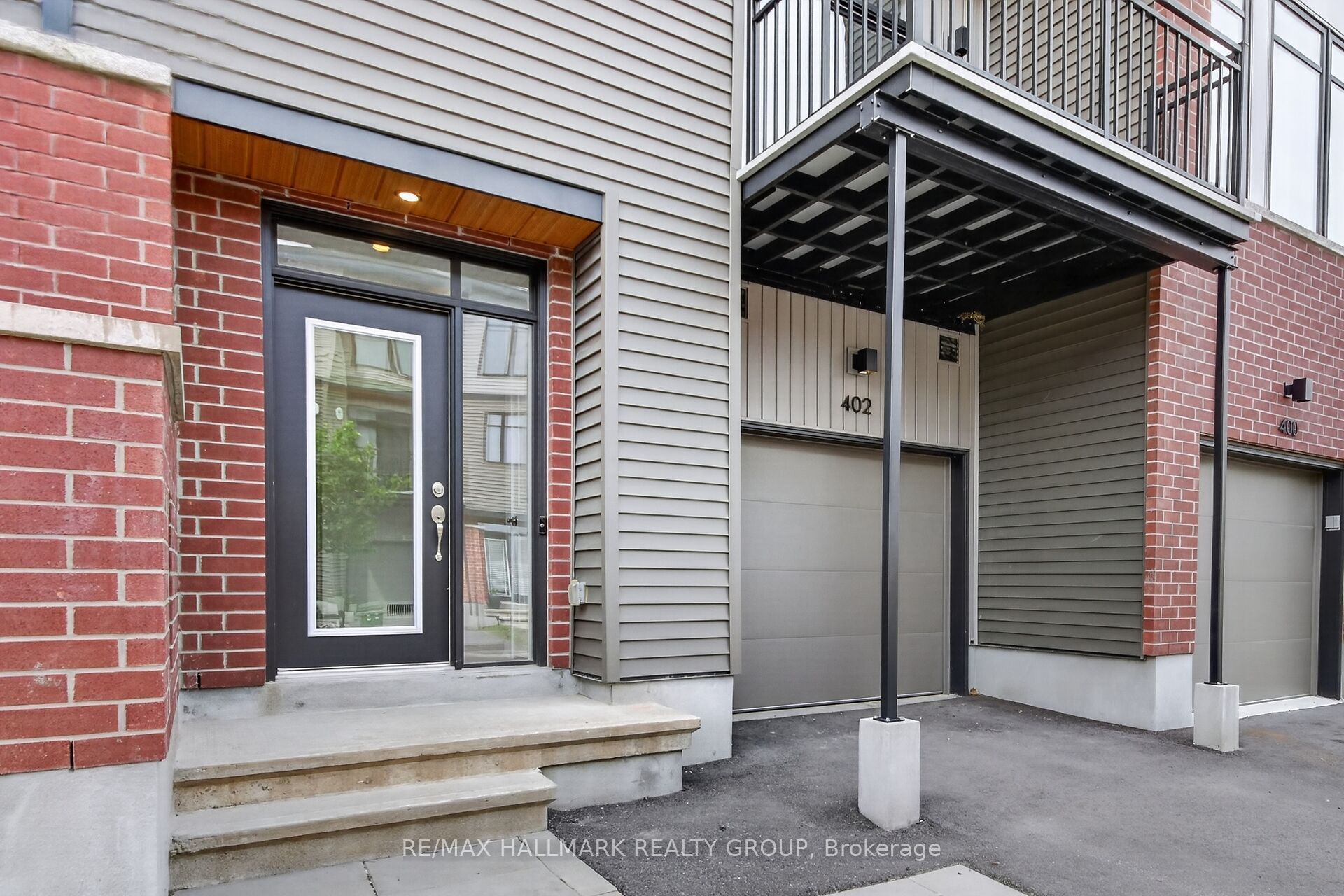 402 JEWELWING Private, Orleans-Gloucester 2