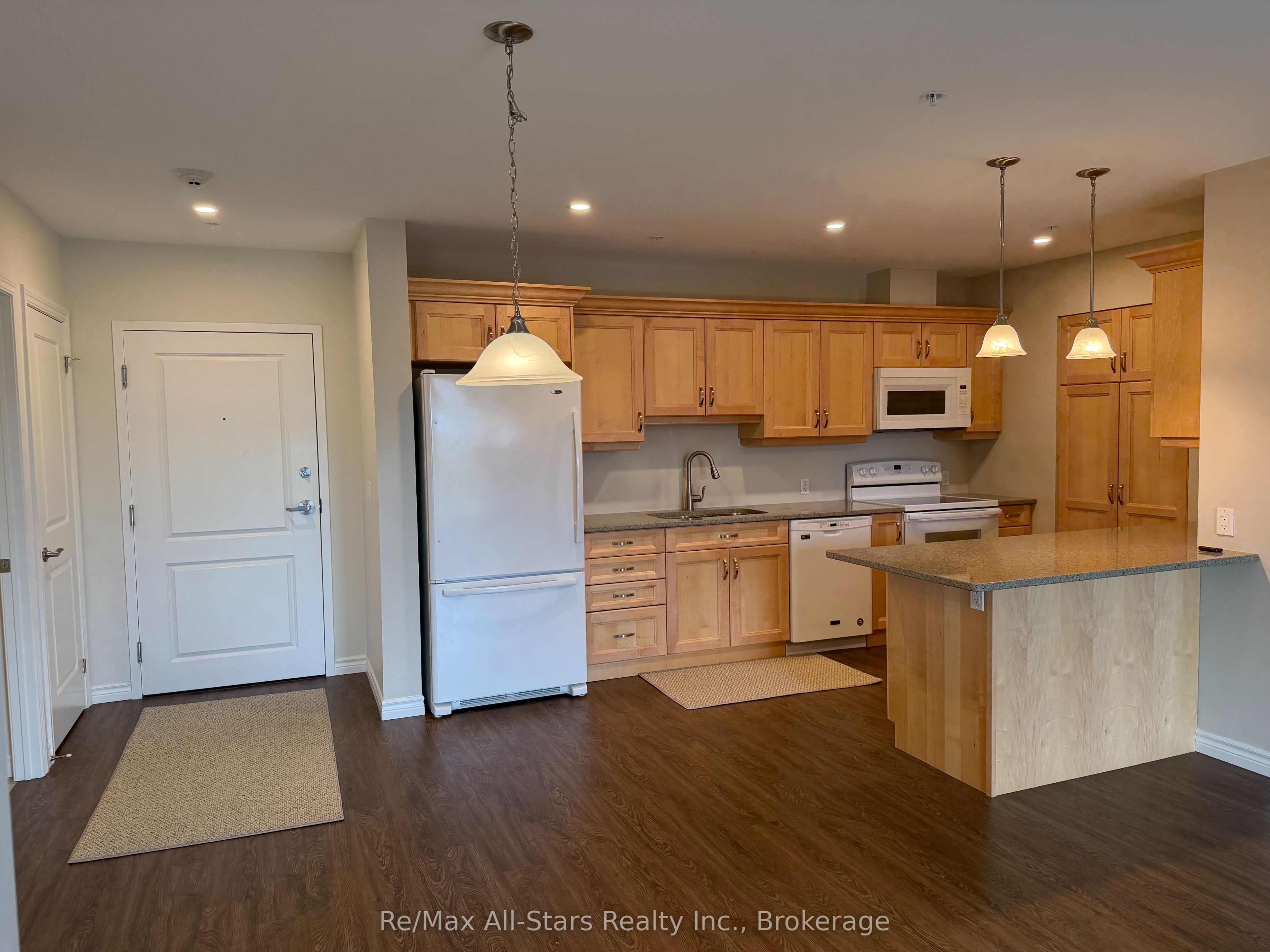 Unit 404 - 58 Glenelg Street, Kawartha Lakes 2