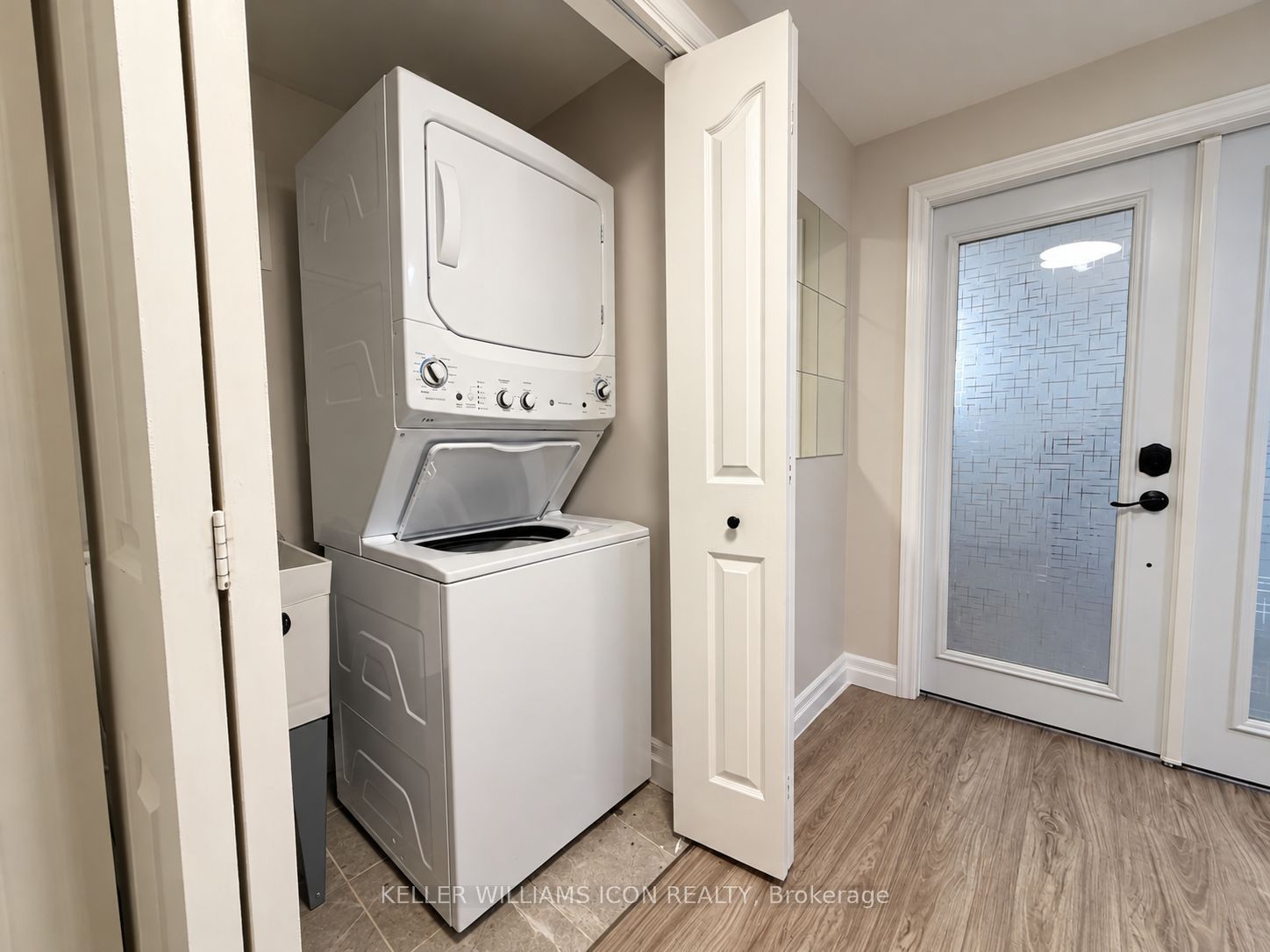 Unit B - 531 Vivera Place, Stittsville-Goulbourn 5