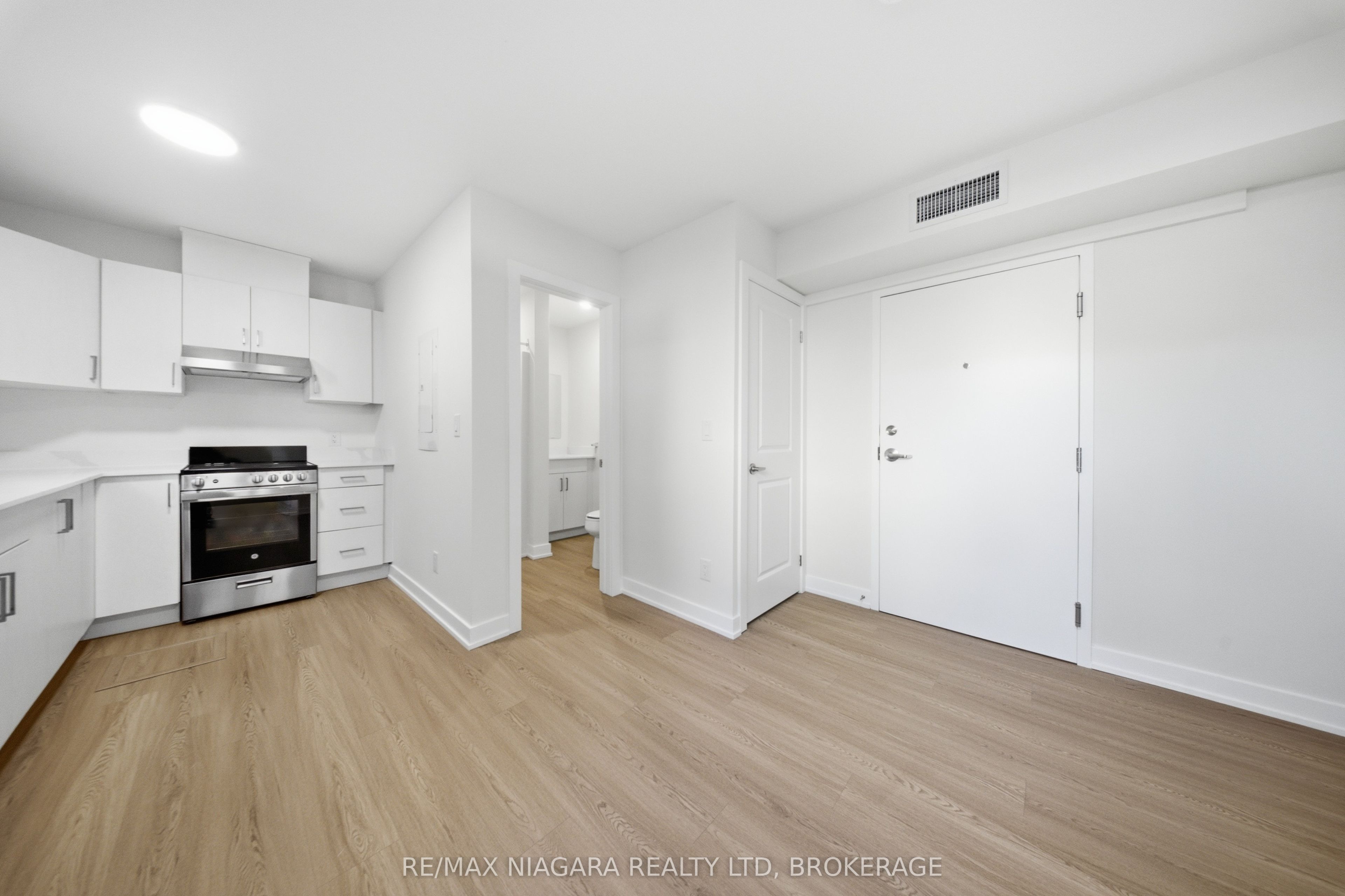 Unit B03 - 140 Church Street, St. Catharines 2