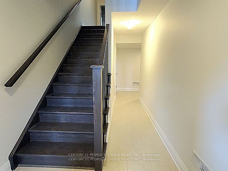 255 Raspberry Place, Waterloo 4